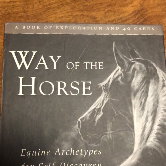 Way Of The Horse Book and 40 Cards for Self-Discovery - Picture 11 of 17